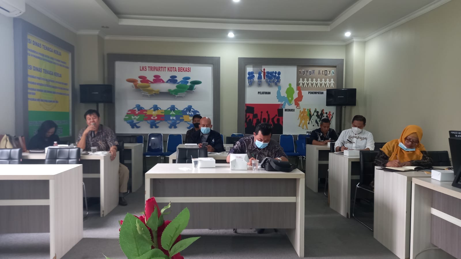 Susun Program Kerja Tahun Anggaran 2022, LKS Tripartite Kota Bekasi Gelar Rapat Perdana