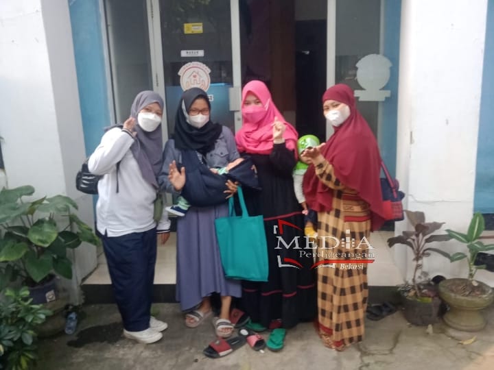 Kisah Haru Relawan Jamkeswatch Bekasi Antarkan Pasien ke Rumah Singgah Bandung