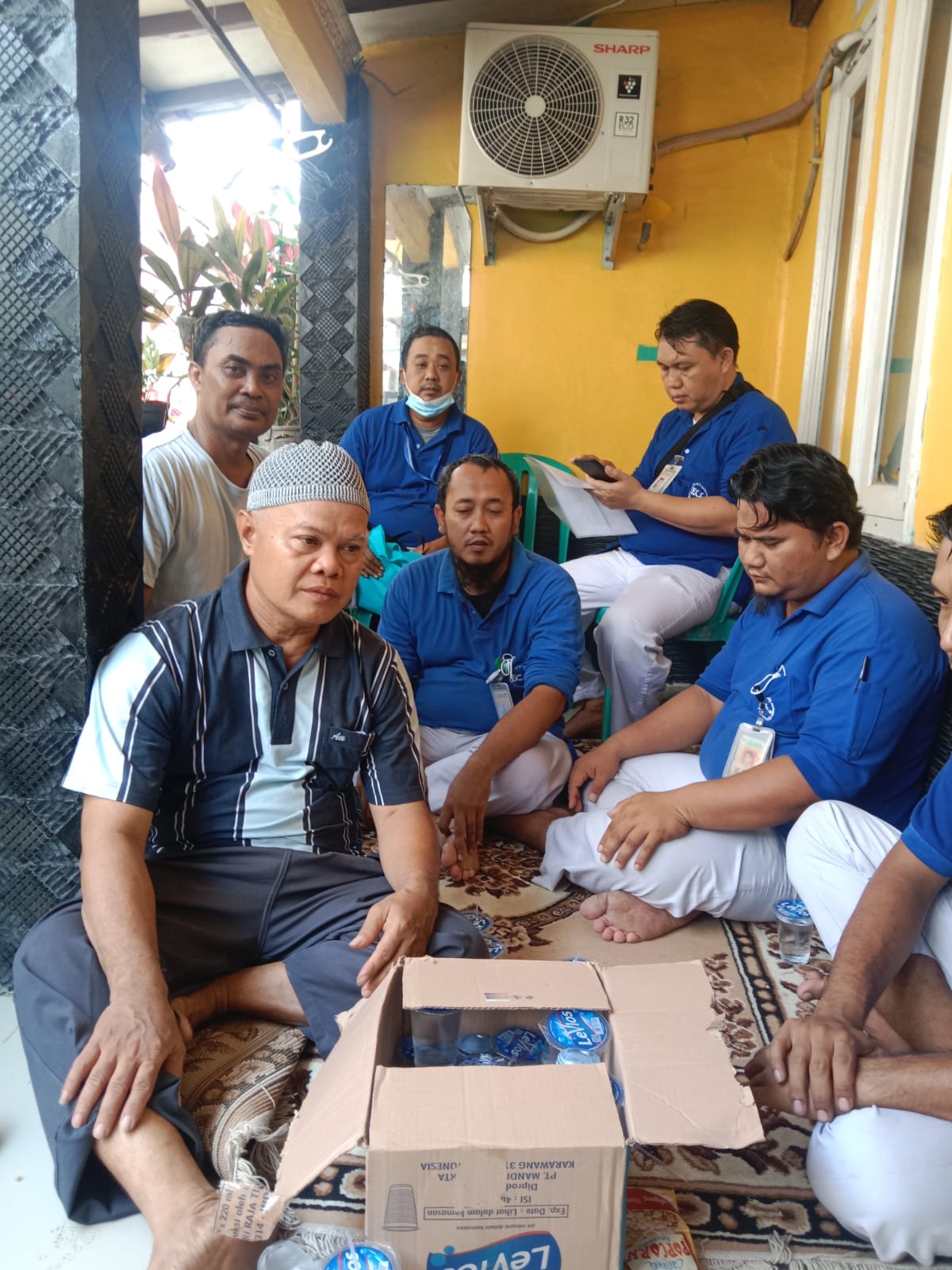 Aksi Sosial PUK SPAMK FSPMI PT. FCC Indonesia Sampaikan Duka Cita