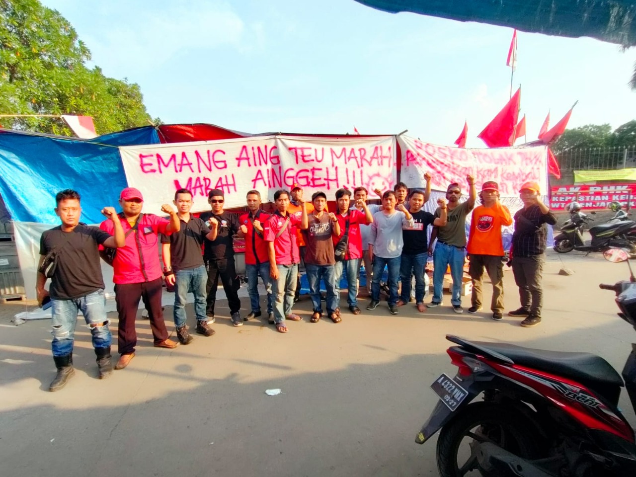 Aksi Unjuk Rasa FSBM-KPBI di Depan PT. Shyang Fung Tian, Ini 3 Tuntutannya