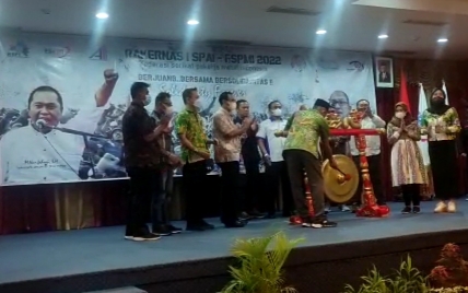 “Goong…!! Goong…!! Goong…!!”, Perhelatan Rakernas I SPAI FSPMI pun DIresmikan