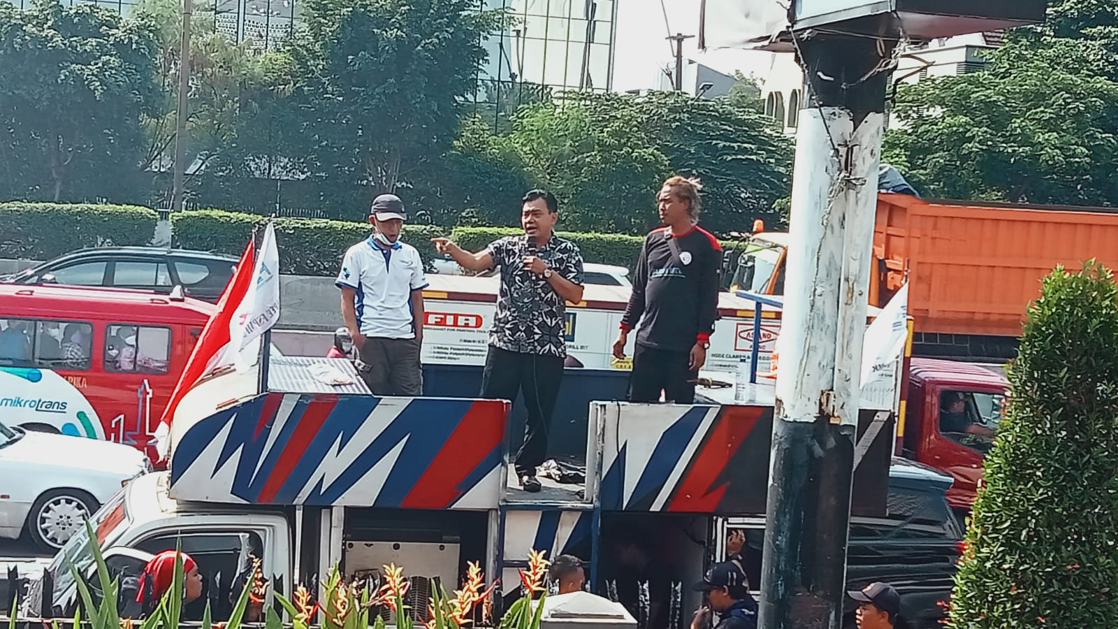 Di PT. Panelindo Makmur Sentosa Upahnya Dikebiri, Buruhnya di PHK, FSPMI Melawan