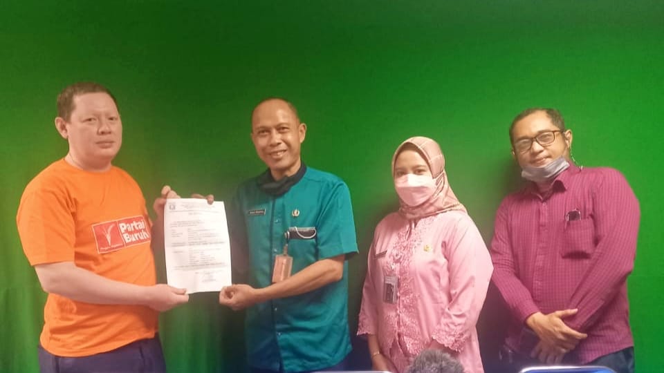 Siap Tempur, Partai Buruh Terima SKT di Kotamadya Jakarta Pusat