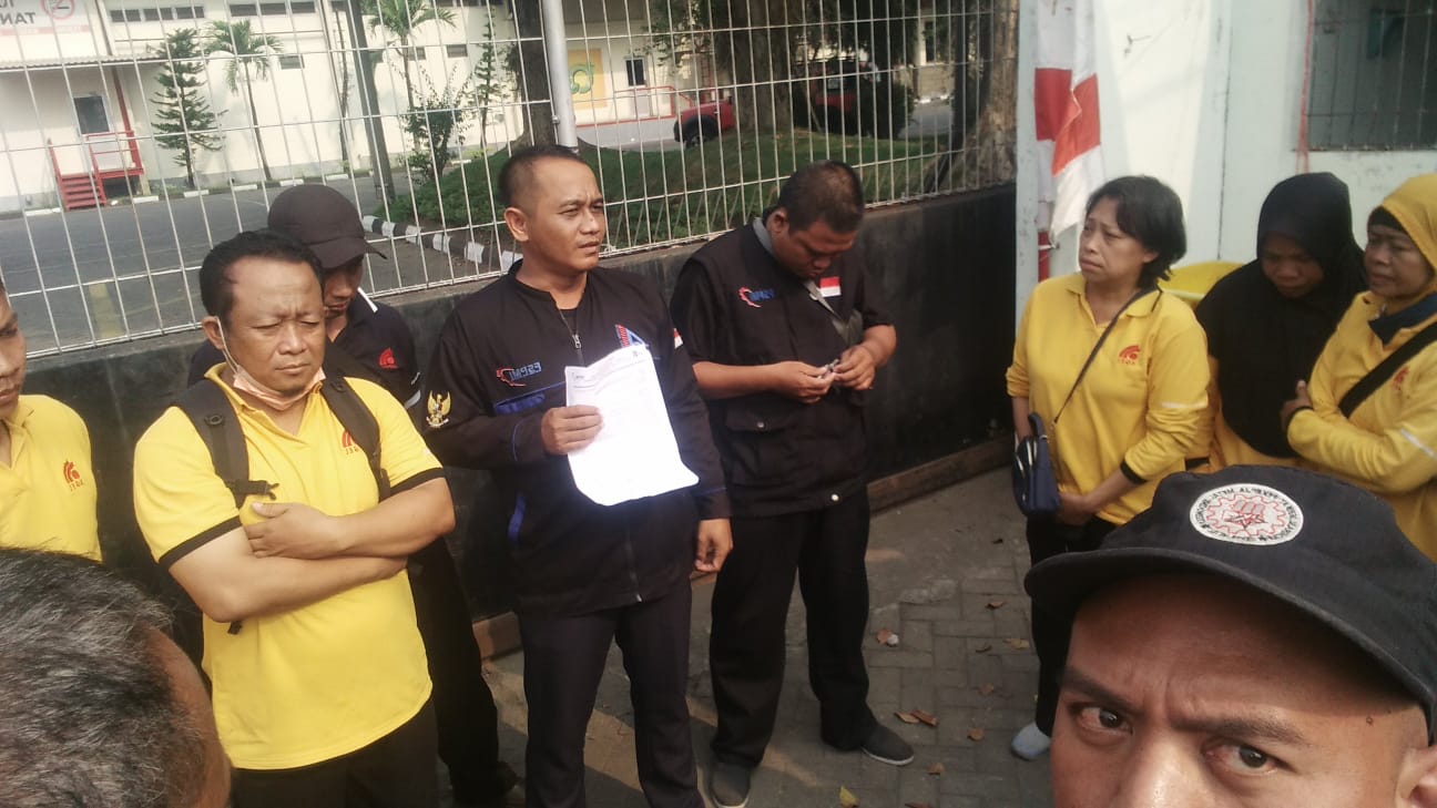 Ini Alasan Puluhan Karyawan PT. Agel Langgeng Mendirikan Tenda Perjuangan di Depan Perusahaannya