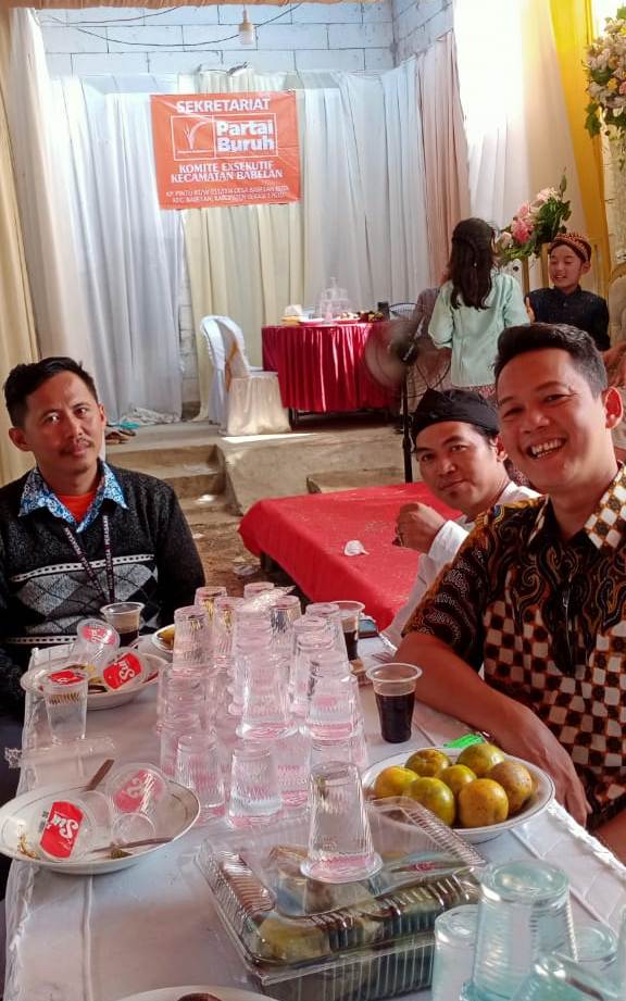 Sosialisasi Partai Buruh di Acara Khitanan