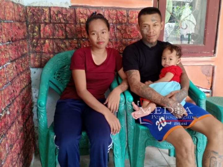 Gadis Mungil Dari Mantan Anak Punk ini Dibantu Jamkeswatch Bekasi Saat Berobat