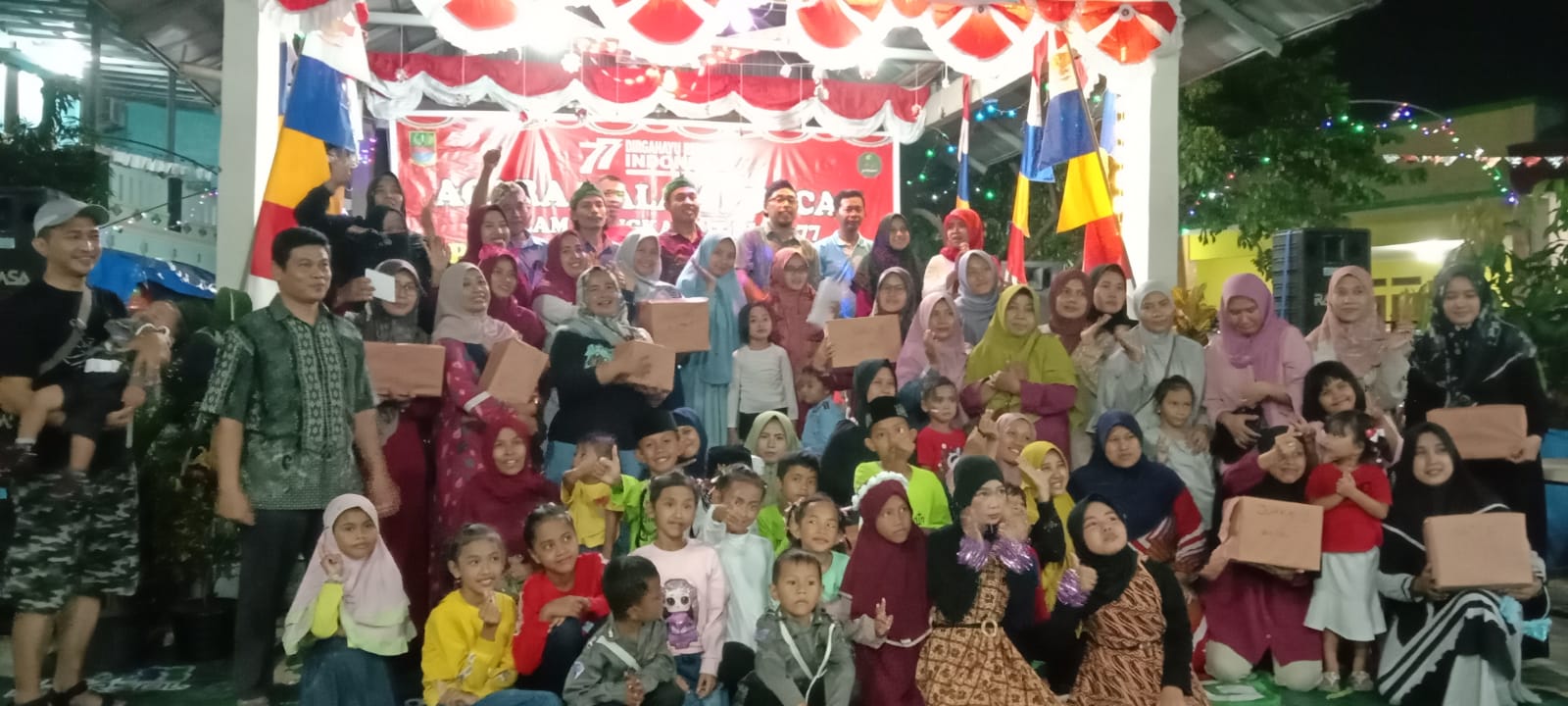 Serentak, Pengurus RT dan Jajaran RW. 08 Asri Pratama Gelar Malam Puncak HUT RI ke 77