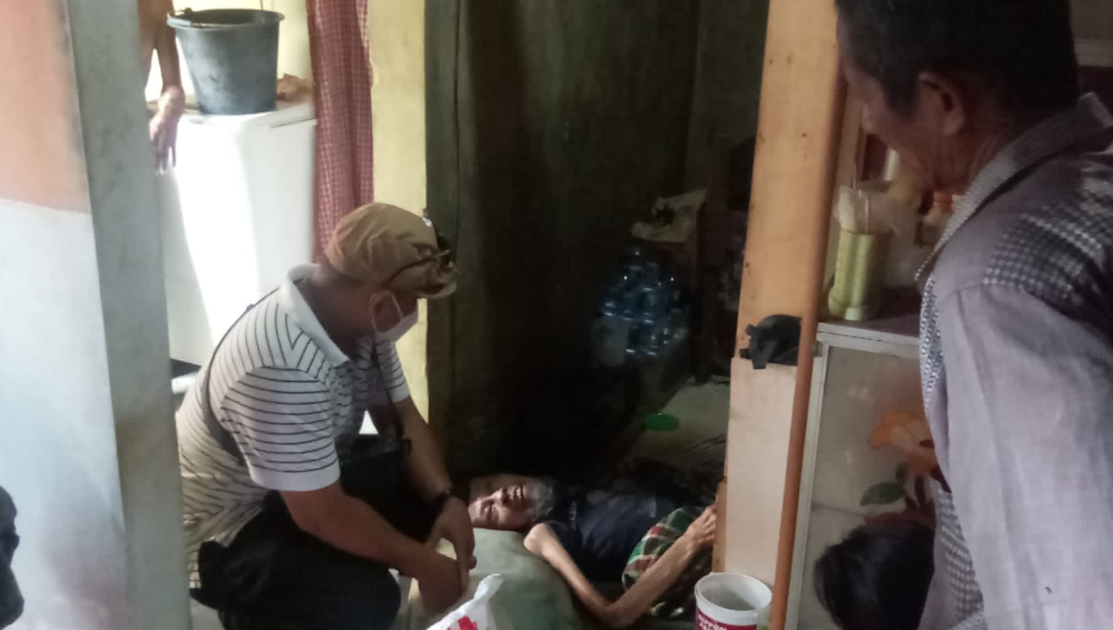 Miris Melihat Kondisi Pak Sunaryo/Nanang yang Lumpuh, LMB Datang Menjenguk