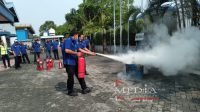 Tumbuhkan Kesigapan Bahaya Api Kebakaran, PT. Fata Sarana Makmur Berikan Pelatihan Damkar