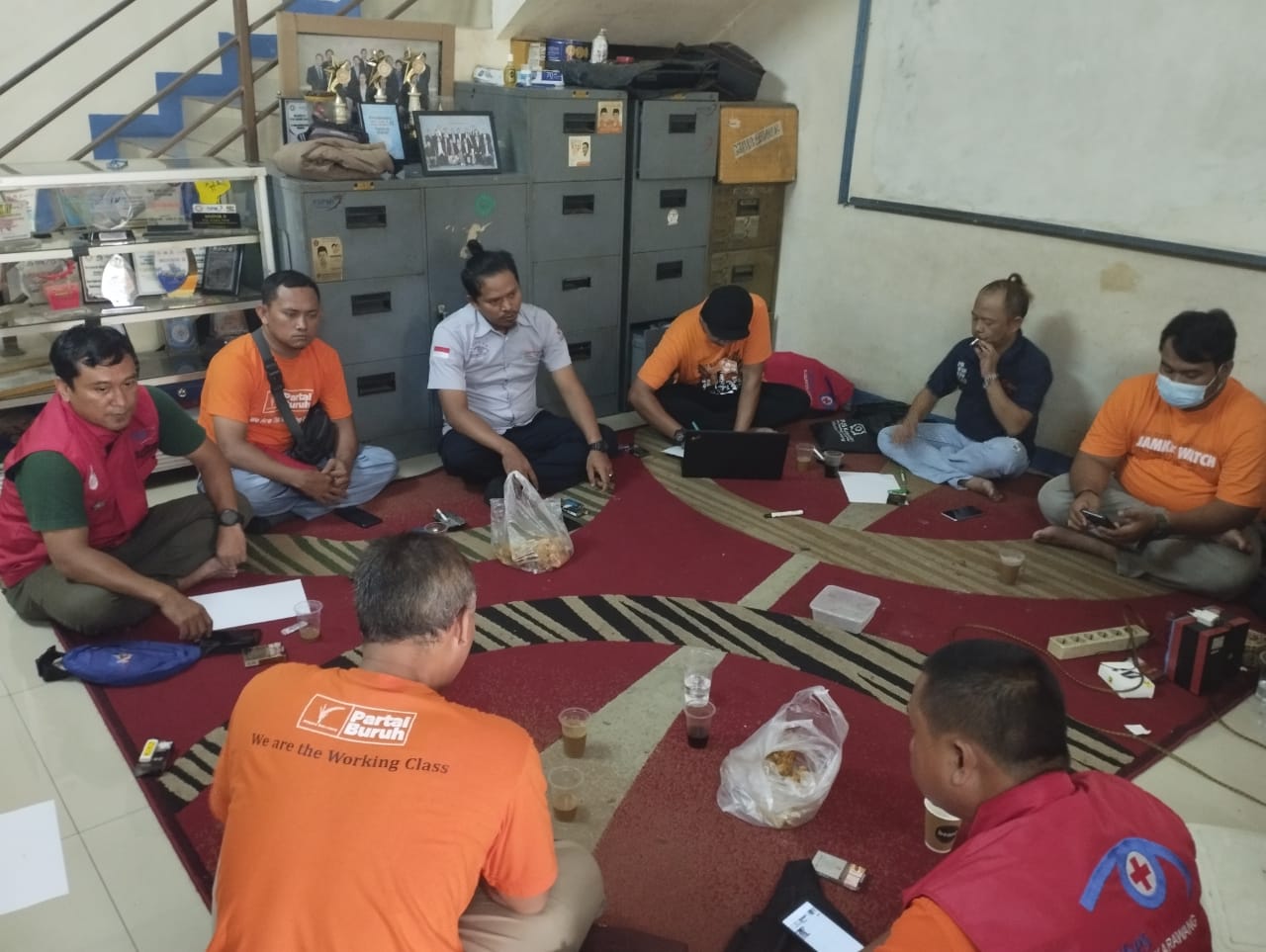 Kenalkan Jamkeswatch Lebih Intens ke Masyarakat, DPD Jamkeswatch FSPMI Karawang Adakan Rapat Rutin Pengurus