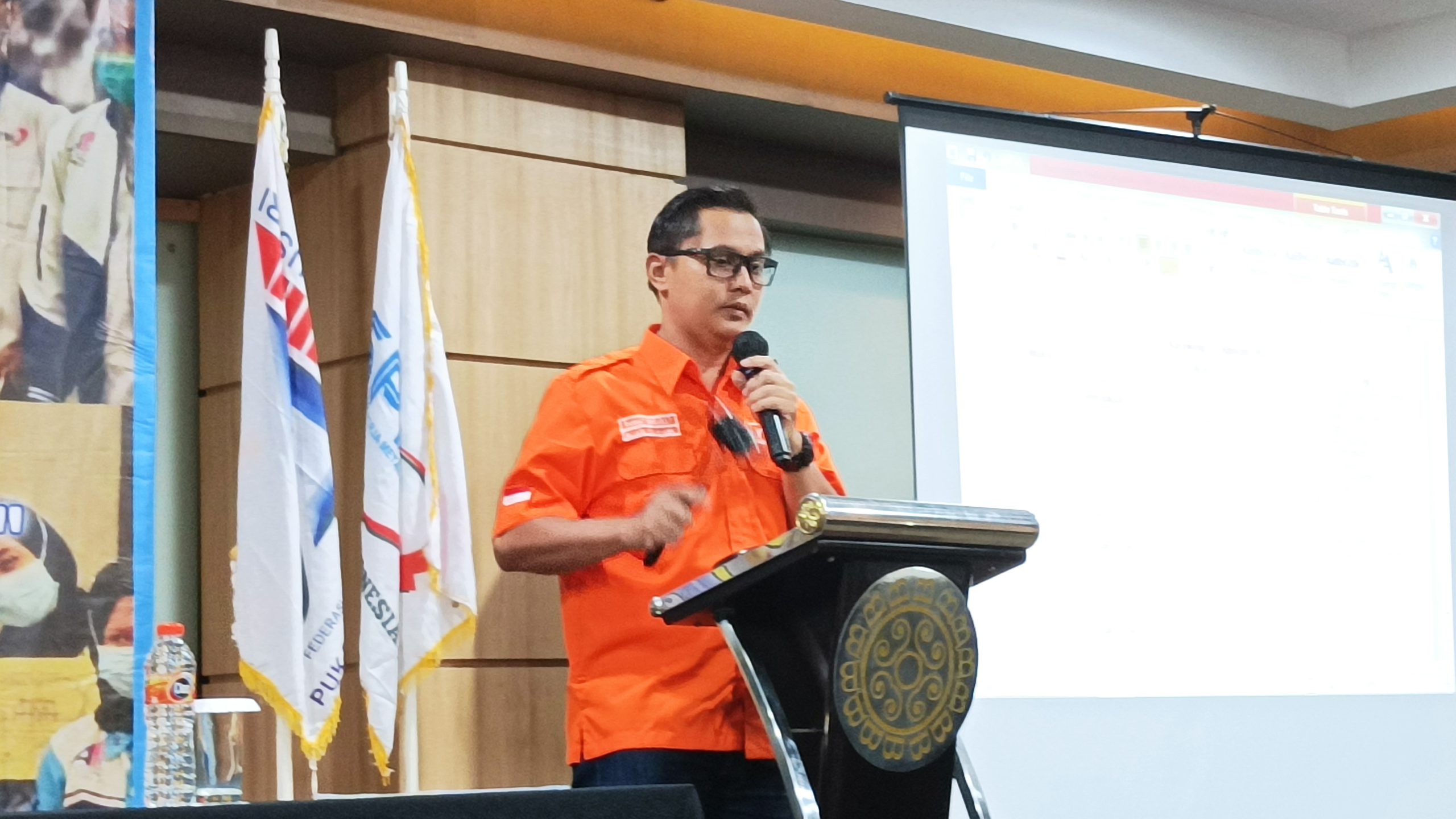 Musnik IV PUK SPAI FSPMI PT. Nipro Indonesia Jaya, Rahmat Binsar, S.T : Bergandengan Tangan dan Berpegang Eratlah Dalam Membangun Organisasi