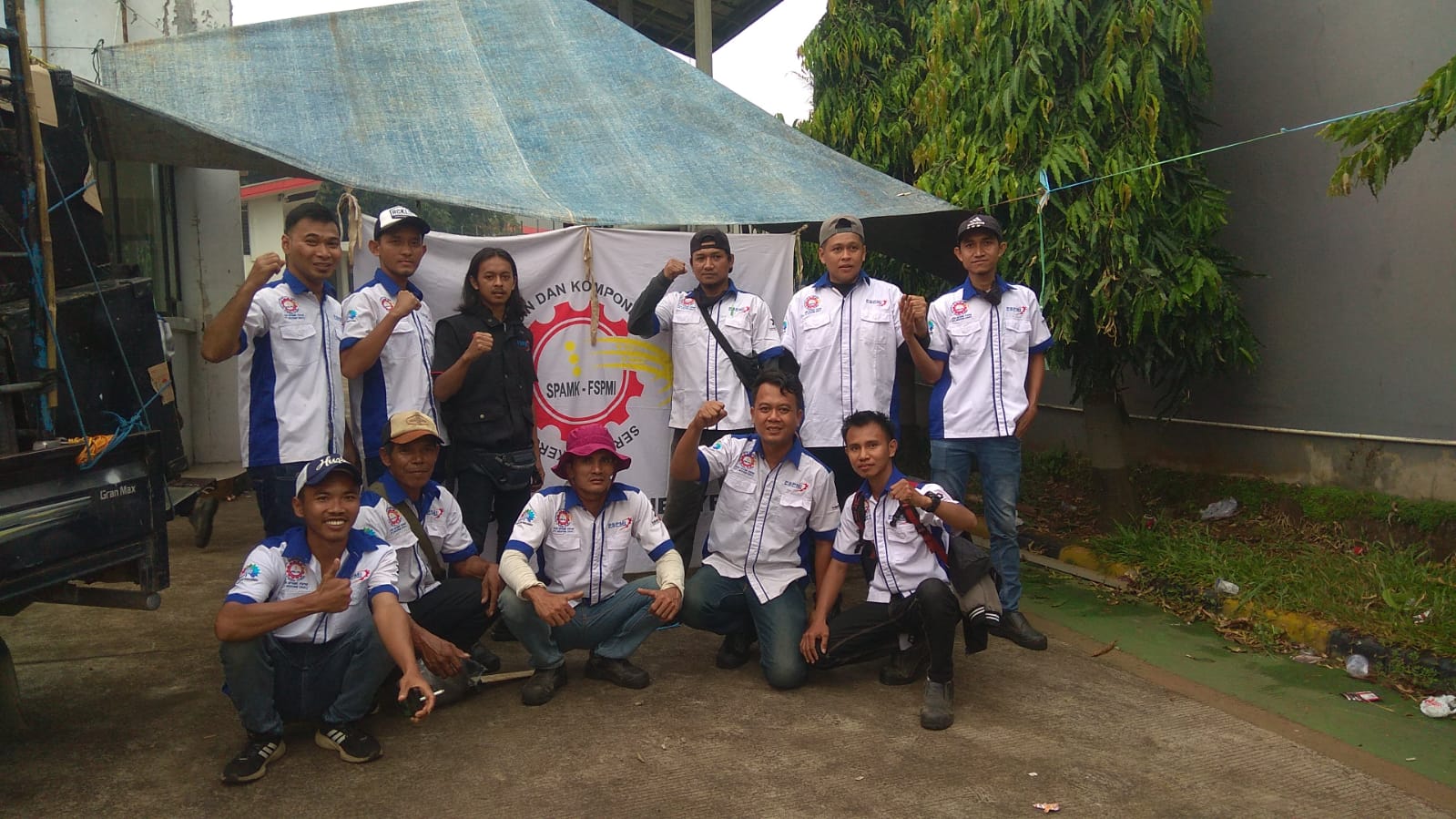 Menolak PHK sepihak PUK SPAMK PT Nozomi Otomotif Indonesia dirikan Tenda Perjuangan