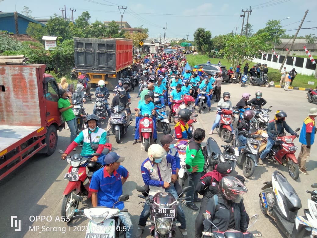 Ribuan buruh datangi DPRD Kabupaten Serang, ini tuntutannya 