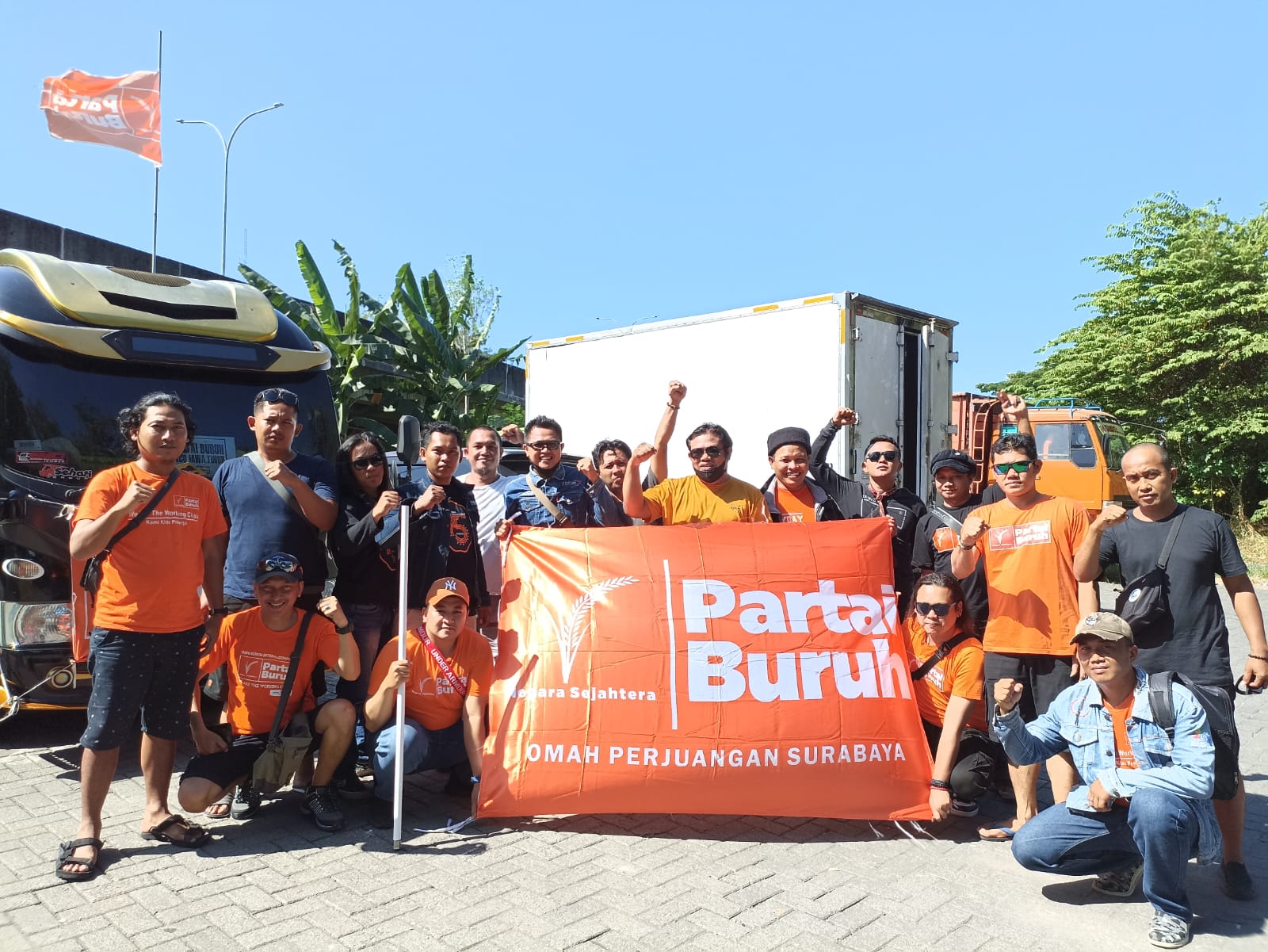 Perwakilan Buruh Jawa Timur Berangkat Ke Jakarta ,Ikuti Pawai Akbar Klas Pekerja