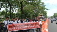 Partai Buruh Bersama Ratusan Buruh Jawa Timur Demo di Grahadi Tolak Kenaikan Harga BBM Partai Buruh Bersama Ratusan Buruh Jawa Timur Demo di Grahadi Tolak Kenaikan Harga BBM