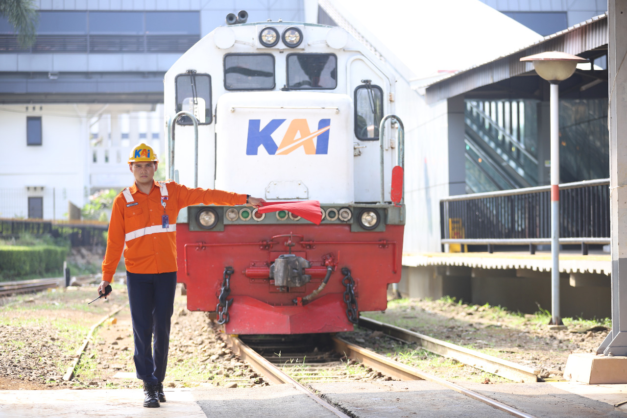 PT KAI Buka Lowongan Kerja buat SMA Hingga S1, Ini Posisi dan Syaratnya !