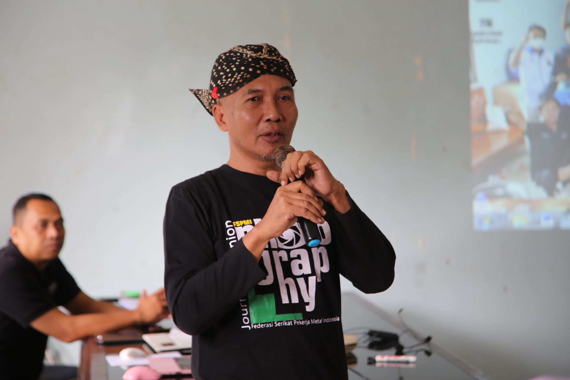 Ketua KC FSPMI Bekasi Buka Pendidikan Dasar Media Perdjoeangan