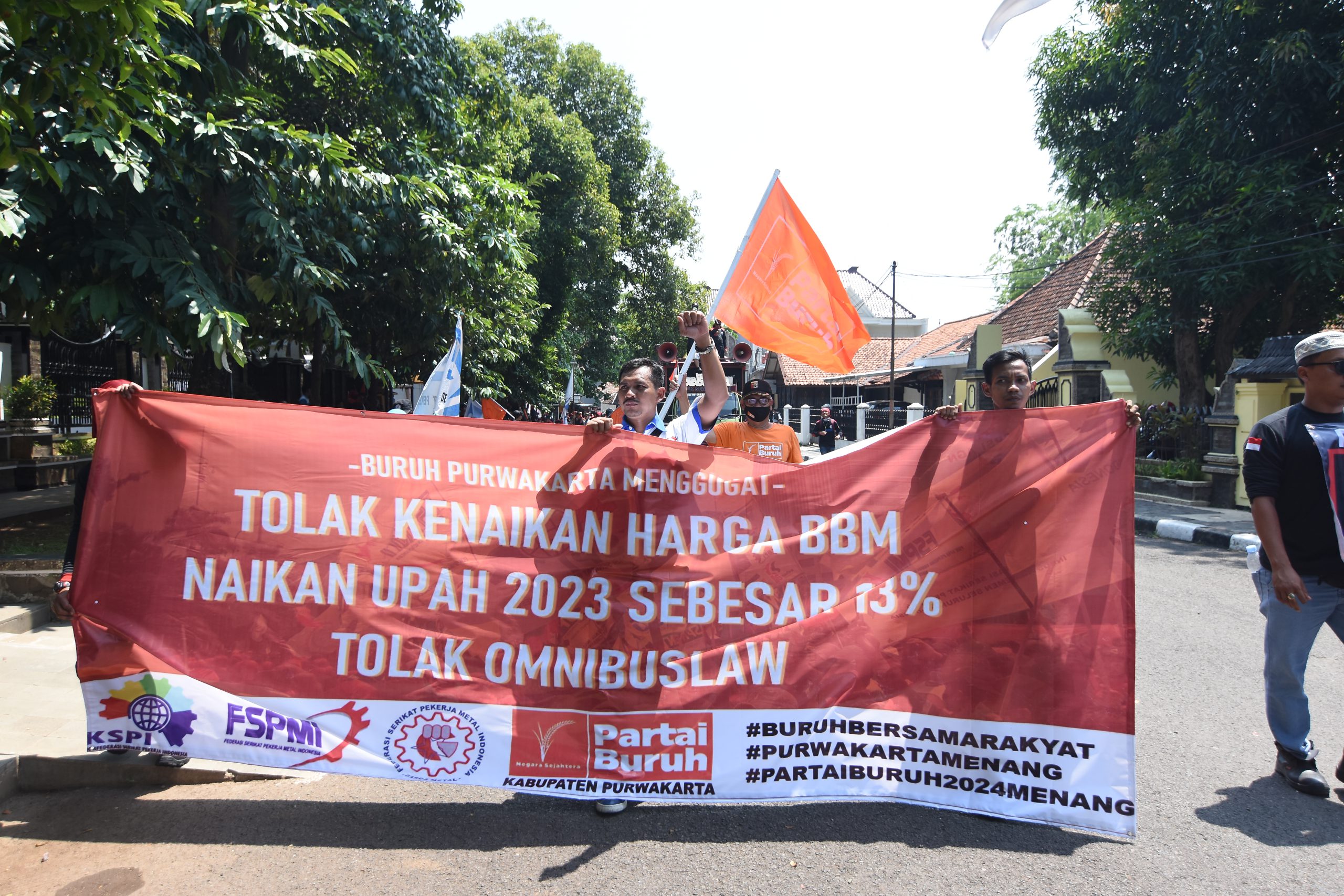 Naiknya Harga BBM, Hidup Rakyat Kedepan Bisa Tidak Baik-Baik Saja