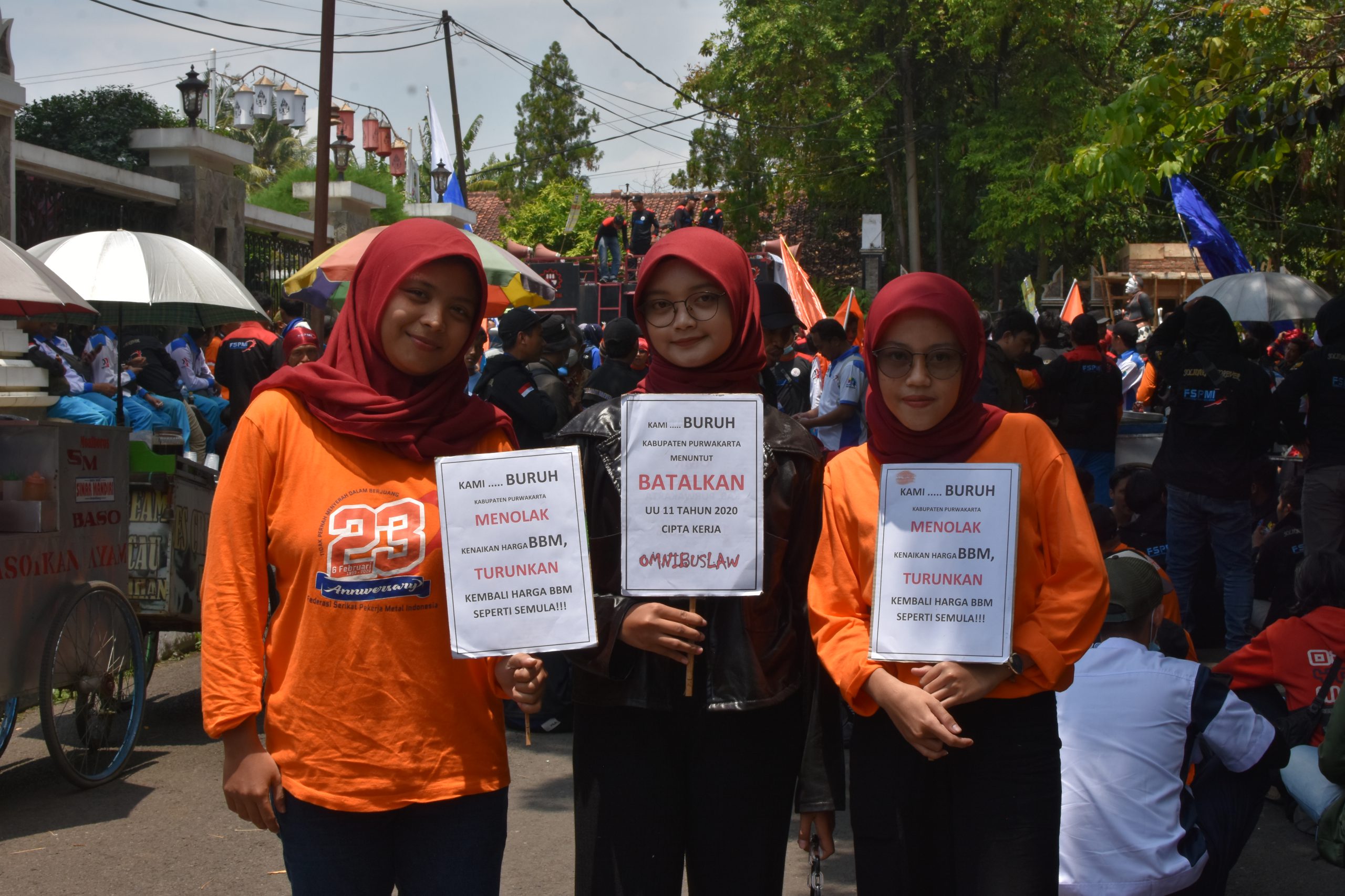Buruh Wanita Bersuara: Naik Upah Juga Belum, Eh BBM Naik Duluan