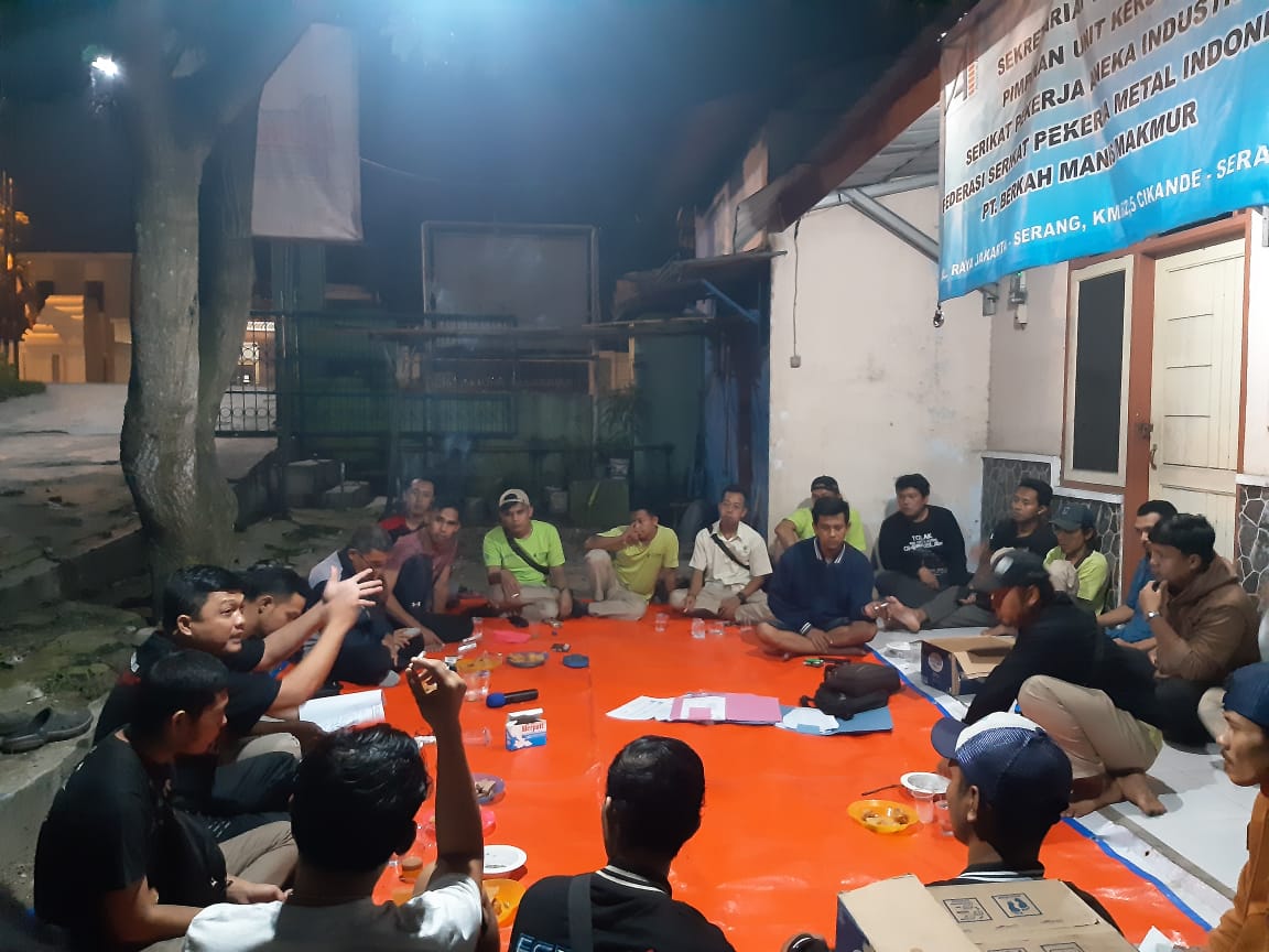 Masalah Normatif Tak Kunjung Usai, Serikat Pekerja FSPMI PT. Berkah Manis Makmur Adakan Konsolidasi