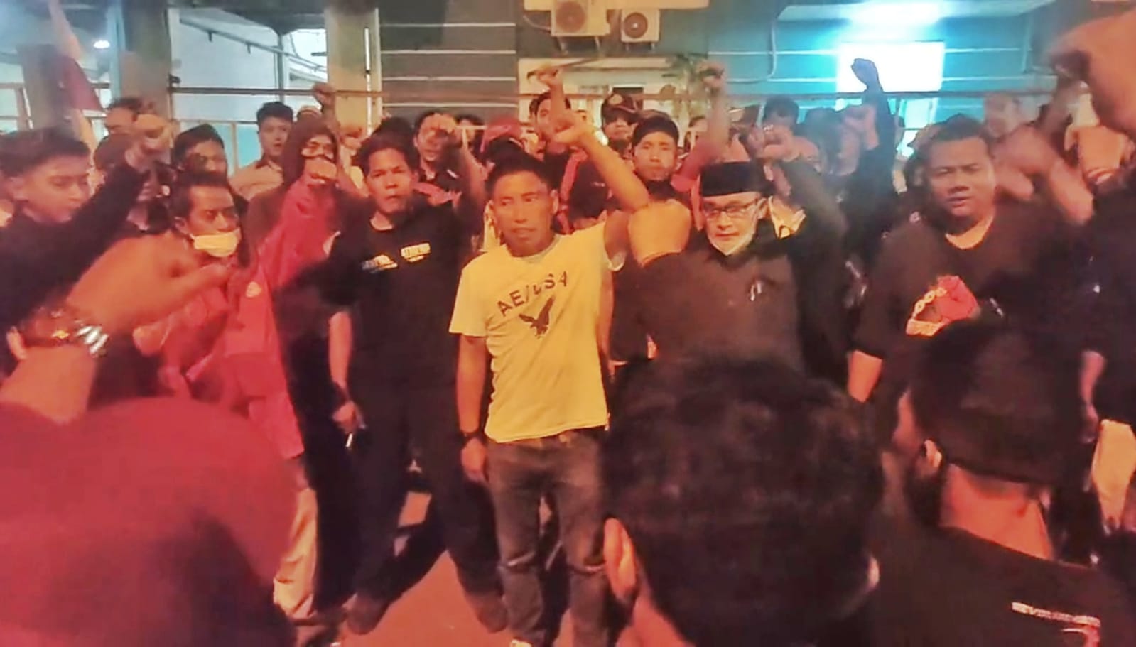 Sejak Pagi Didemo Buruh, Manajemen PT. Sarana Unggul Pratama dan Serikat Pekerja FSPMI Tandatangani Kesepakatan