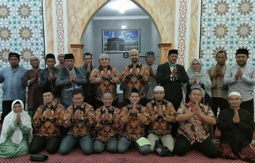 Buruh Korban PHK ini Bangun Masjid Megah di Subang