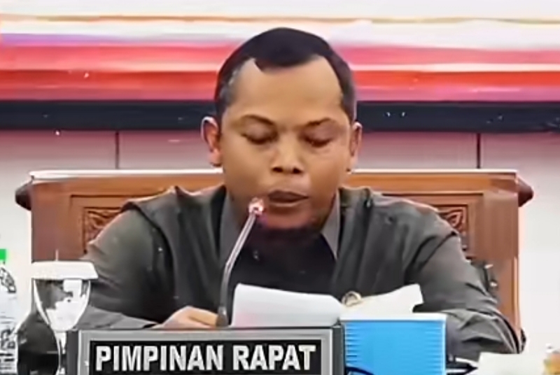 Ketua DPRD Lumajang Mundur Tak Hafal Pancasila, Bupati Lumajang Menahan Tangis     