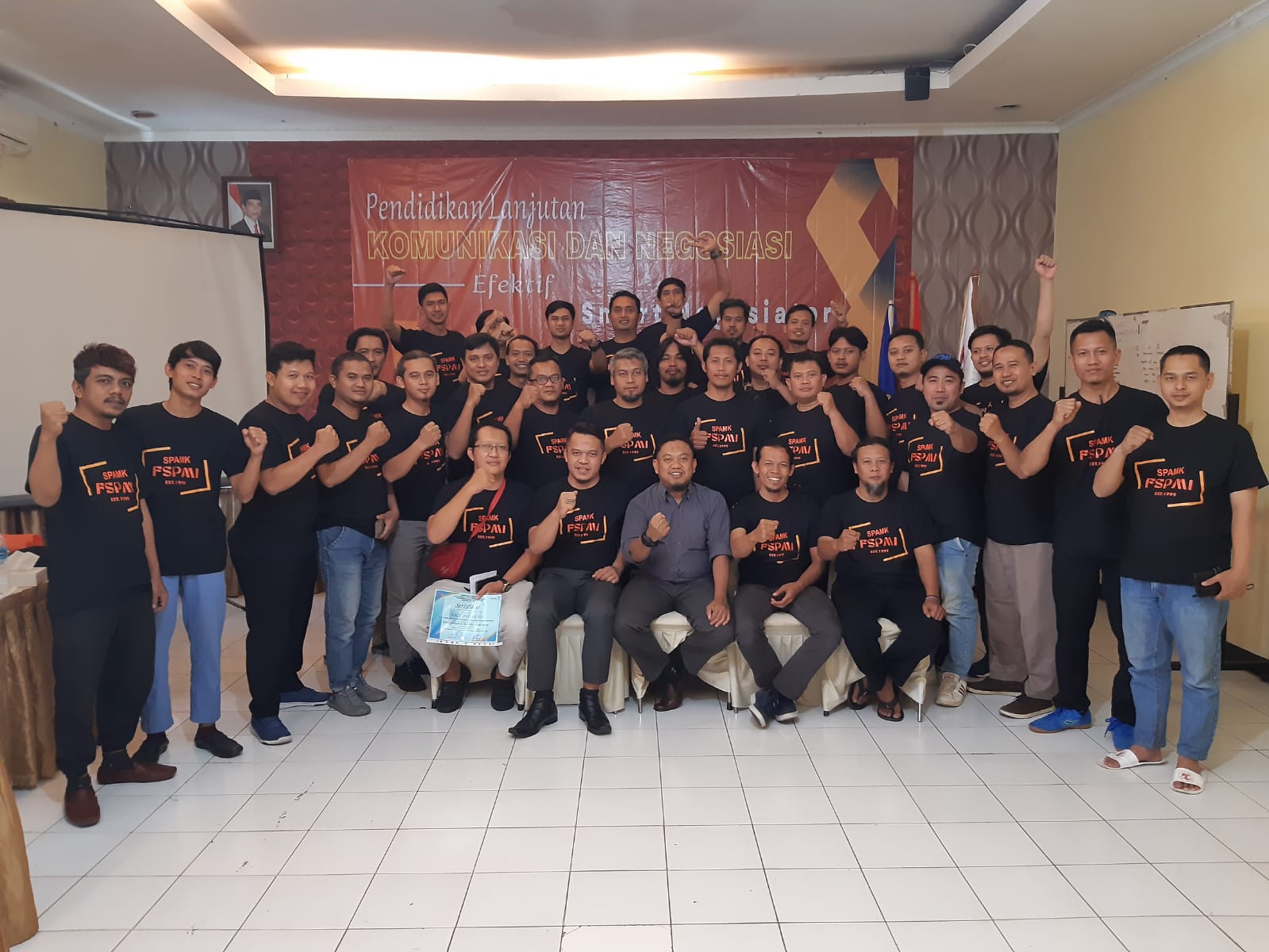 PUK SPAMK FSPMI PT. Patec Ikuti Pendidikan Komunikasi dan Negosiasi Efektif di Bogor