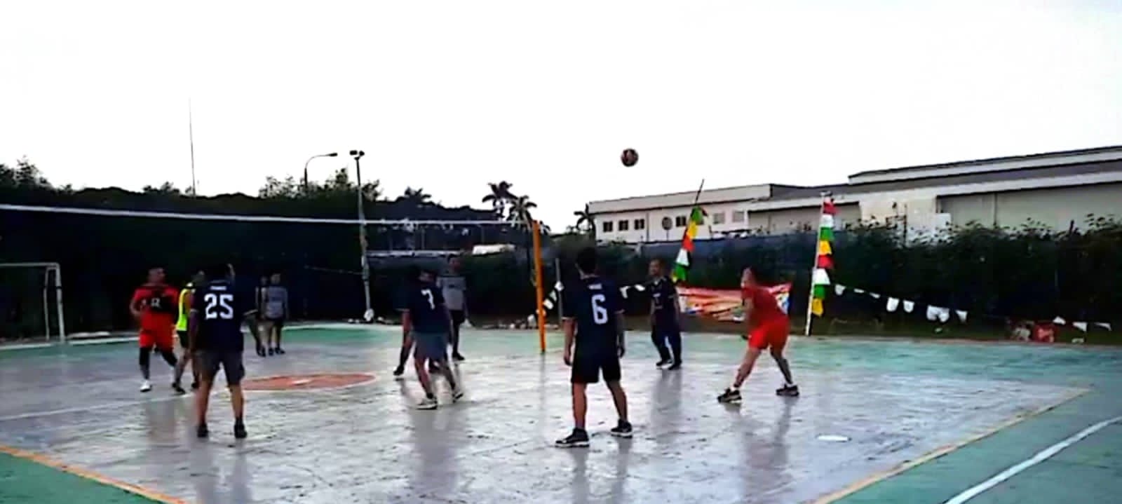 Jalin Silaturahmi Antar Pekerja Melalui Olahraga Voli