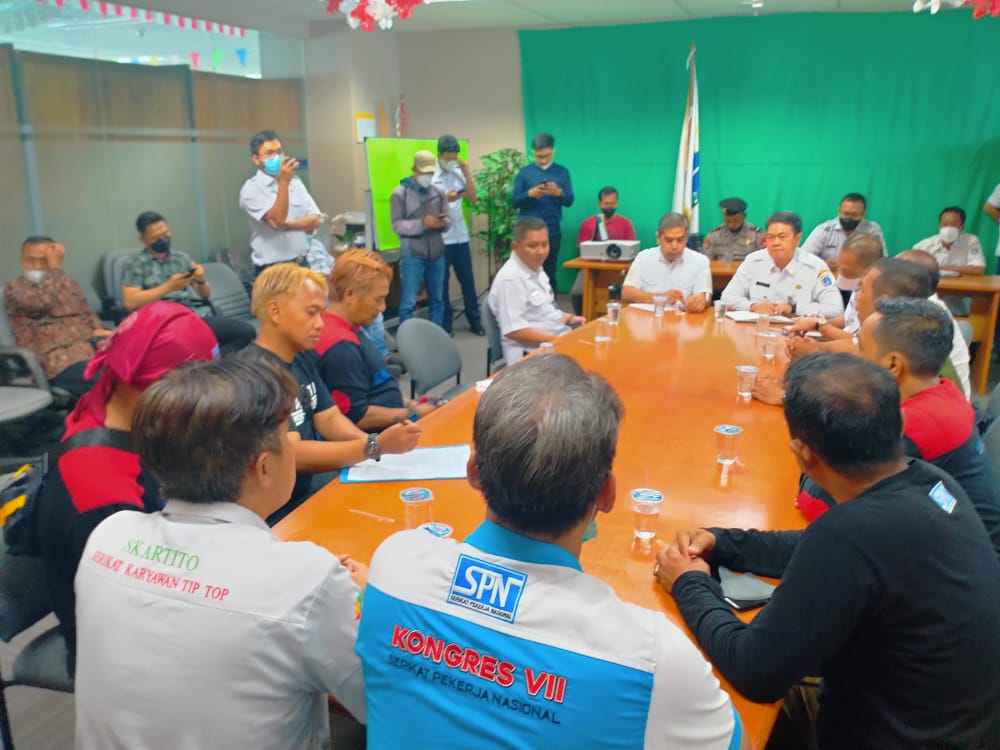 Demo Lagi, Buruh DKI Tuntut Anies Keluarkan Rekomendasi Tolak Kenaikan Harga BBM