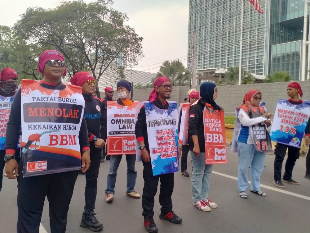 Harga BBM Naik, Buruh DKI : Anies Jangan Diam