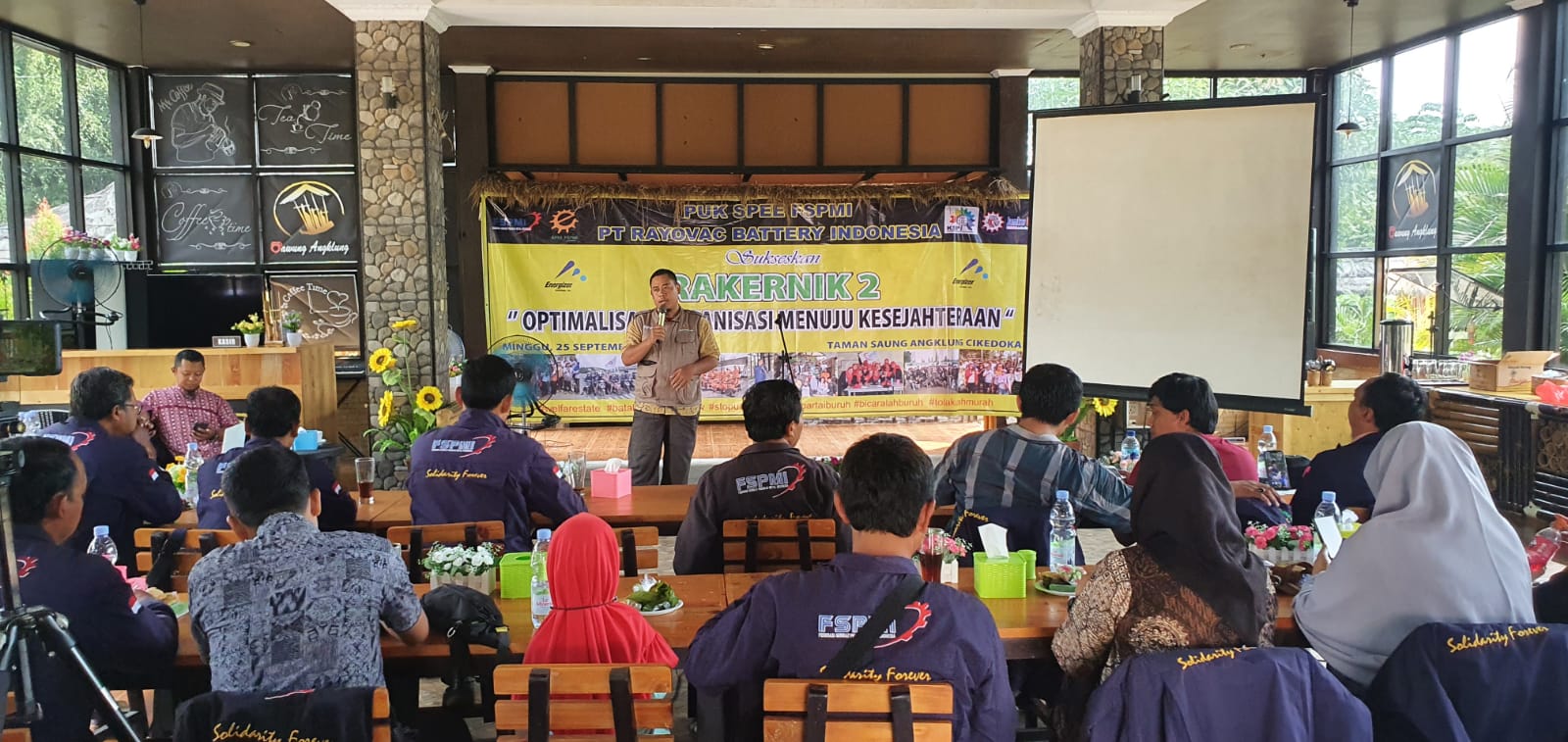 Serikat Pekerja di Perusahaan Yang Memproduksi Baterai Ternama ini Adakan Rapat Kerja