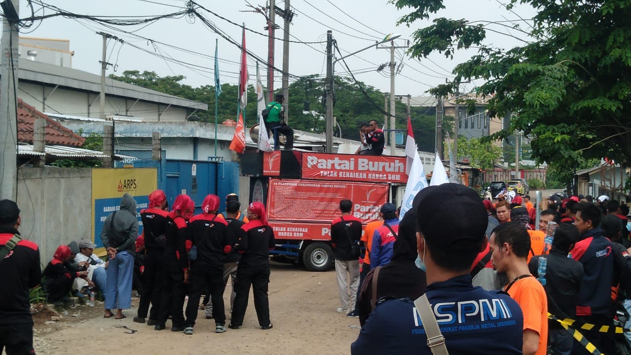 Diduga Paksakan Voting dalam Penentuan PKB, PT. ARPS Digeruduk Buruh Bekasi