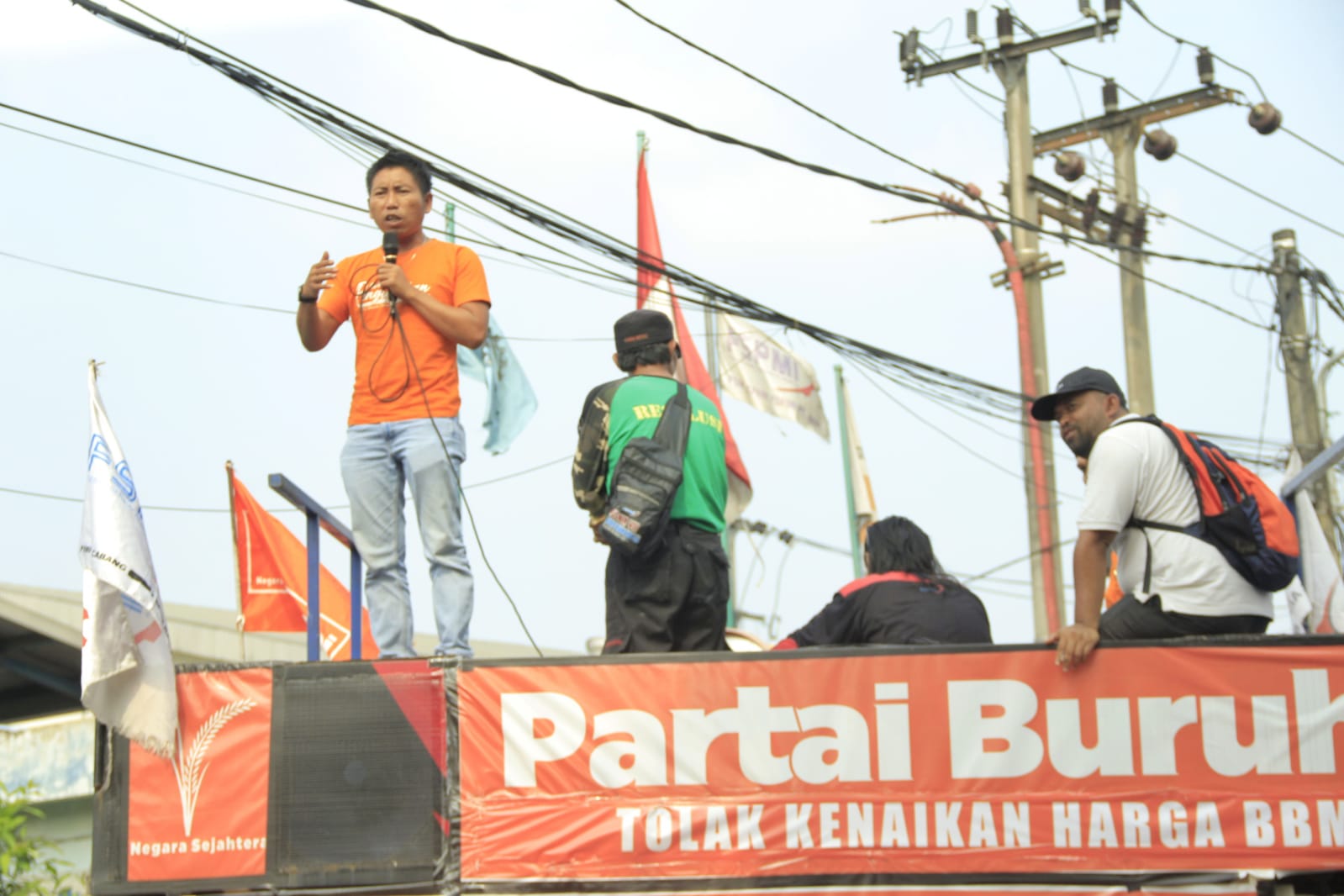 Pernyataan Ketua DPW FSPMI Jawa Barat dalam Aksi Unjuk Rasa di Depan PT. ARPS Kota Bekasi