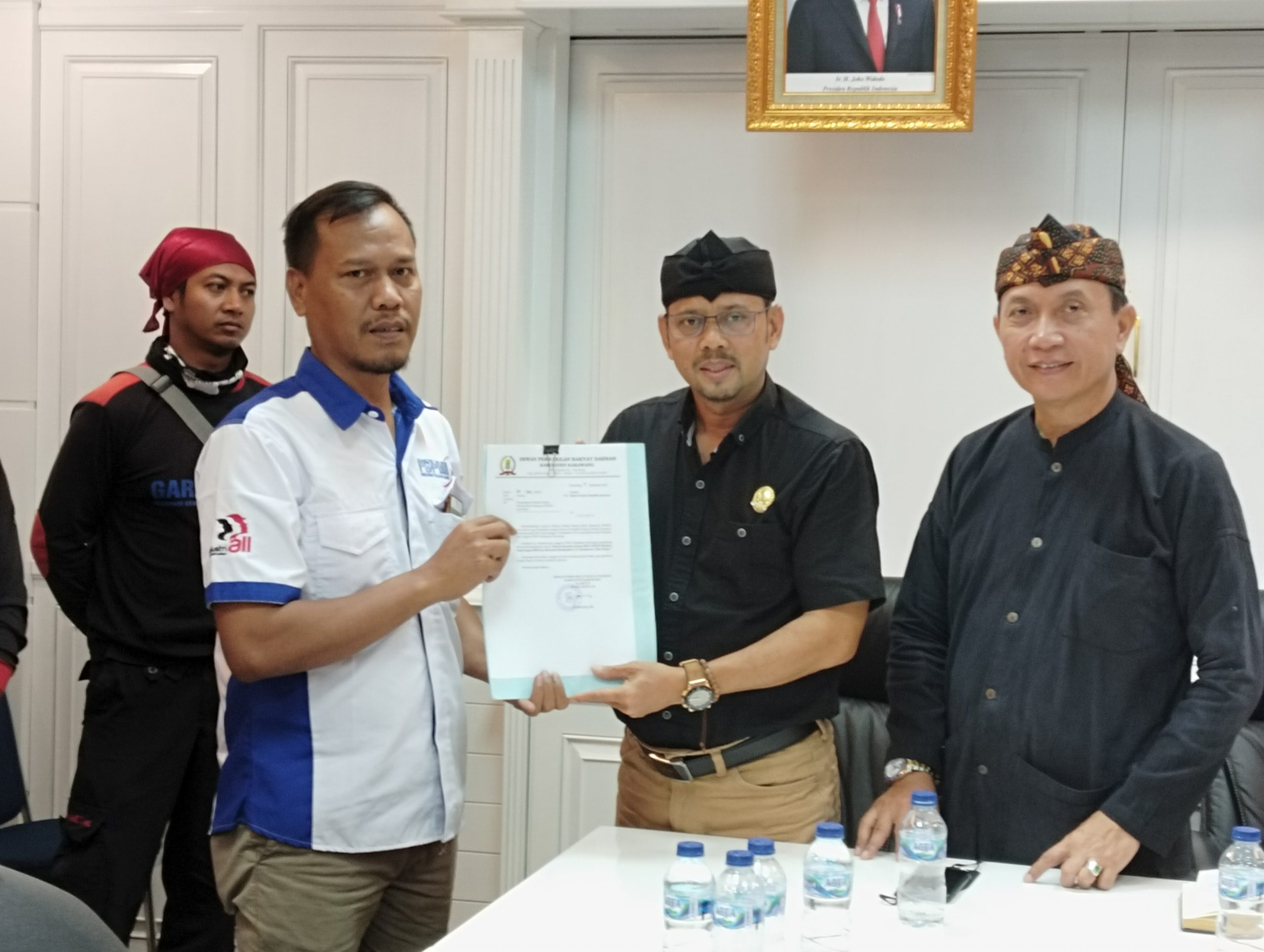 Aksi Damai FSPMI Karawang, Pemkab Karawang dan DPRD Sepakat Penuhi 3 Tuntutan dan Tolak Kenaikan Harga BBM