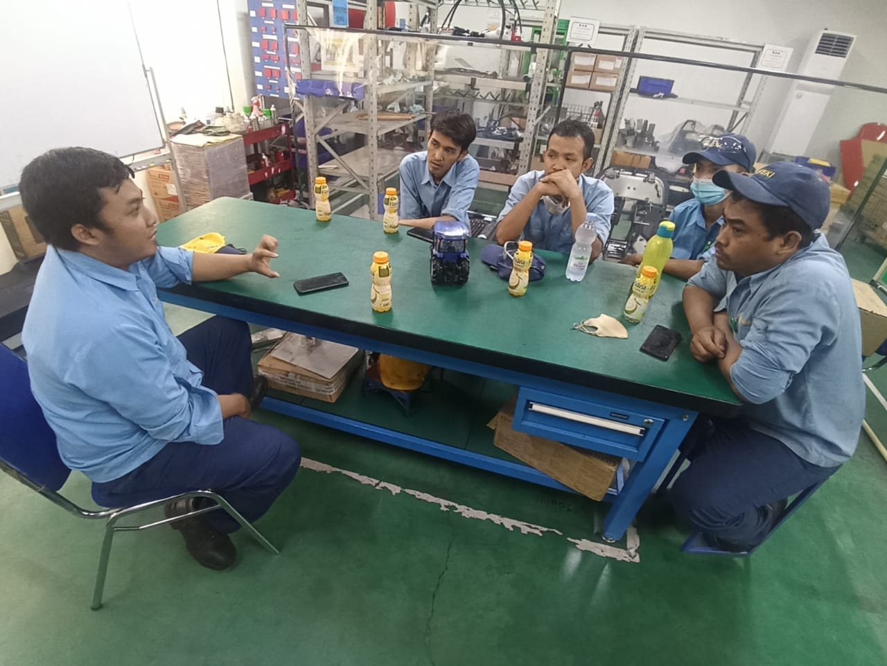 Ketua PUK PT. ISEKI Indonesia, Ary Wicaksono Beri Pengarahan Calon Peserta Latsar XI Garmet FSPMI Jawa Timur