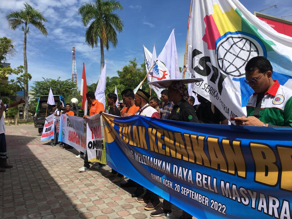 FSPMI Aceh & Partai Buruh Geruduk DPRD I, Tuntut Surati Presiden Batalkan Kenaikan BBM