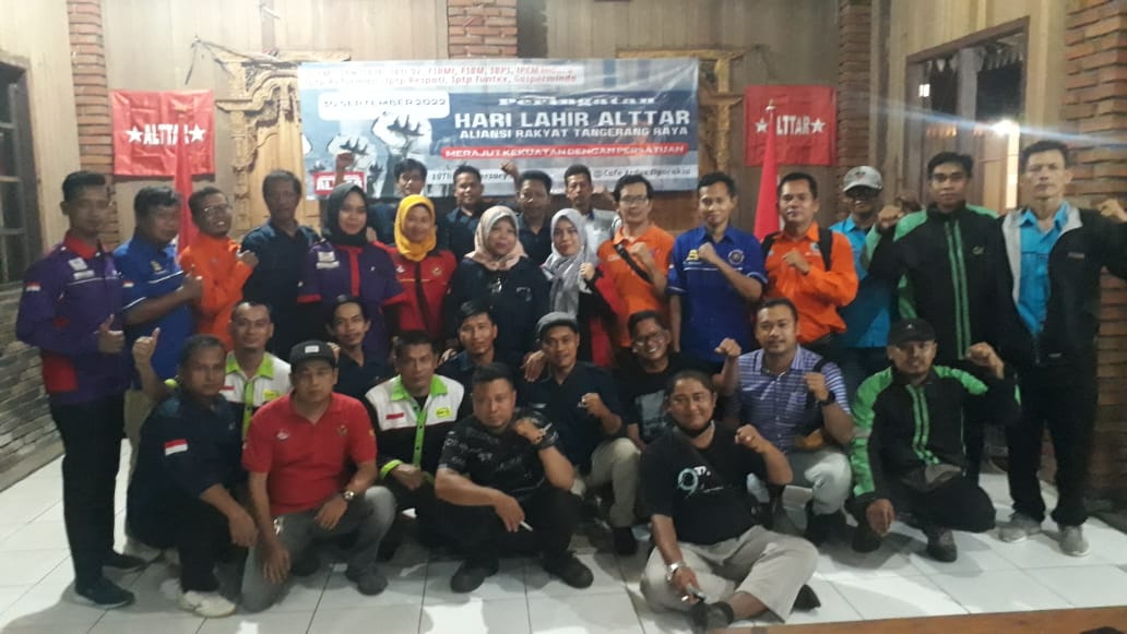 Rayakan Ulang Tahun Ke -10, Alttar Potong Tumpeng