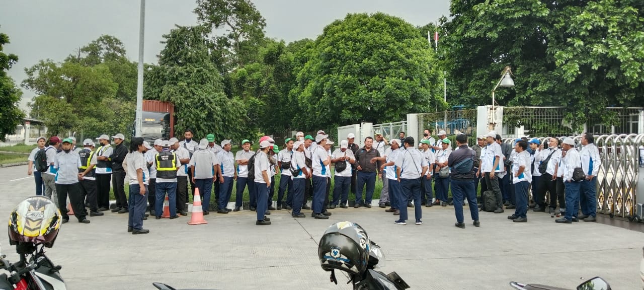 Merasa Kecewa Atas Keputusan Manajemen, PUK Okamoto Lakukan Aksi Mogok Senam Dan Briefing