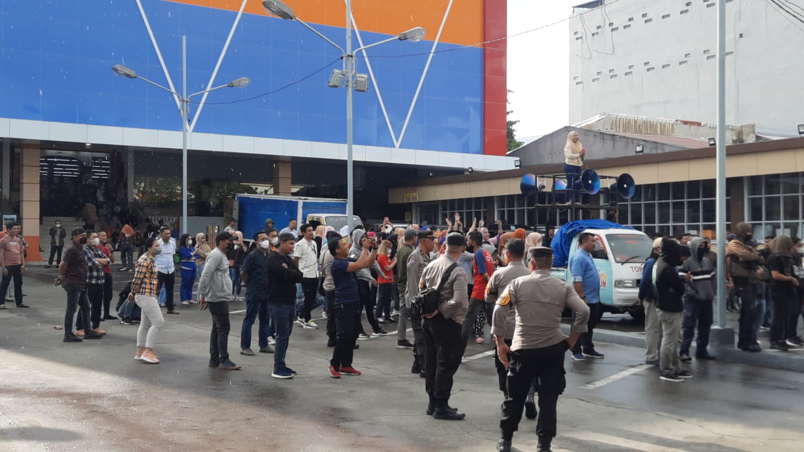 Pelanggaran Normatif Dan PHK di Indo Mode Makassar, Ini Upah Pekerjanya