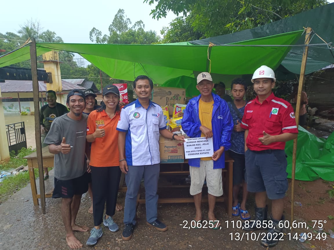 PUK SPPK FSPMI PT. Kencana Graha Permai (Cendana Estate) Serahkan Bantuan Korban Banjir