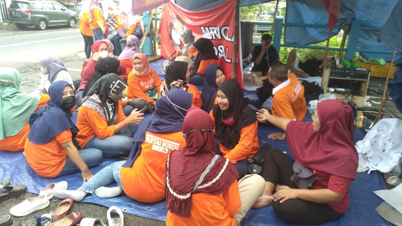 Buruh PT. Karyamitra Dirikan Tenda Perjuangan, Ternyata Ini Penyebabnya