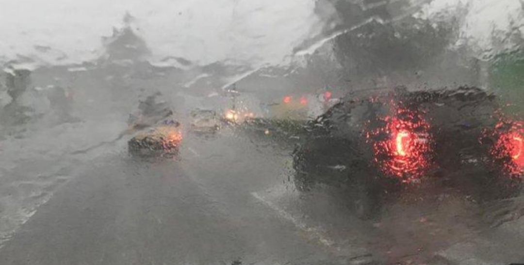 Bekasi Diguyur Hujan Lebat, Waspadai Angin Kencang dan Sambaran Petir