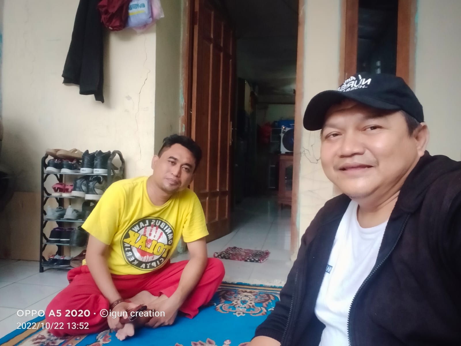 Bidang Sosial Ekonomi PC SPL FSPMI Bekasi Kunjungi Anggota Yang Sakit