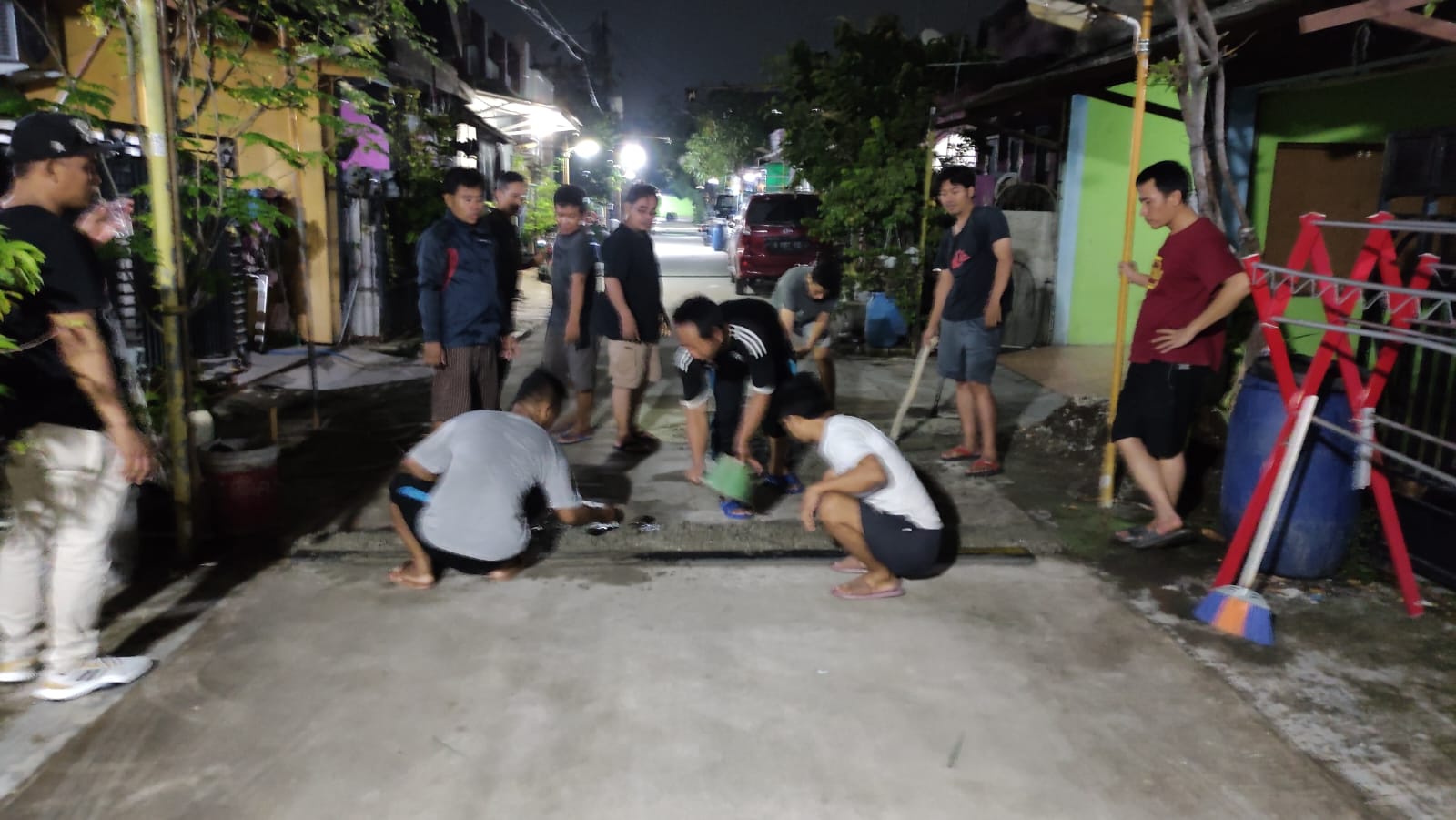 Demi Keselamatan Anak, Warga Perumahan GCC Buat Polisi Tidur