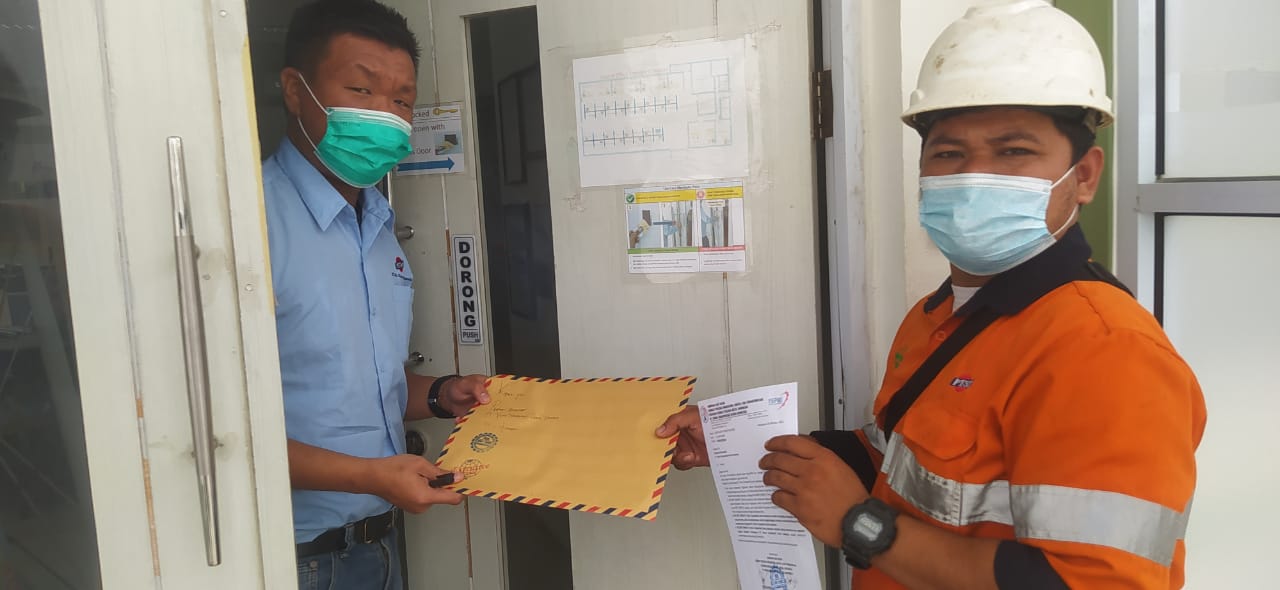 PUK SPDT FSPMI PT. PTSI Resmi Serahkan Surat Pencatatan Disnaker Pelalawan Kepada Manajemen