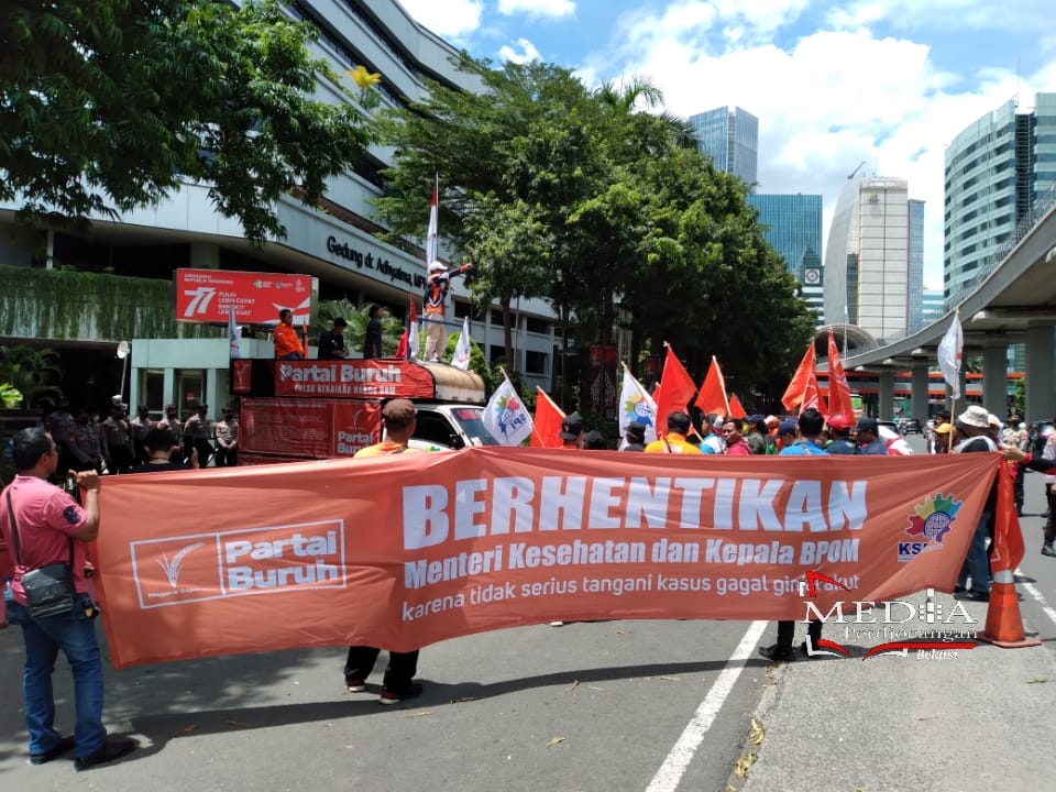 Partai Buruh Bersama Serikat Buruh Gelar Unjuk Rasa Tuntut Menkes Mundur