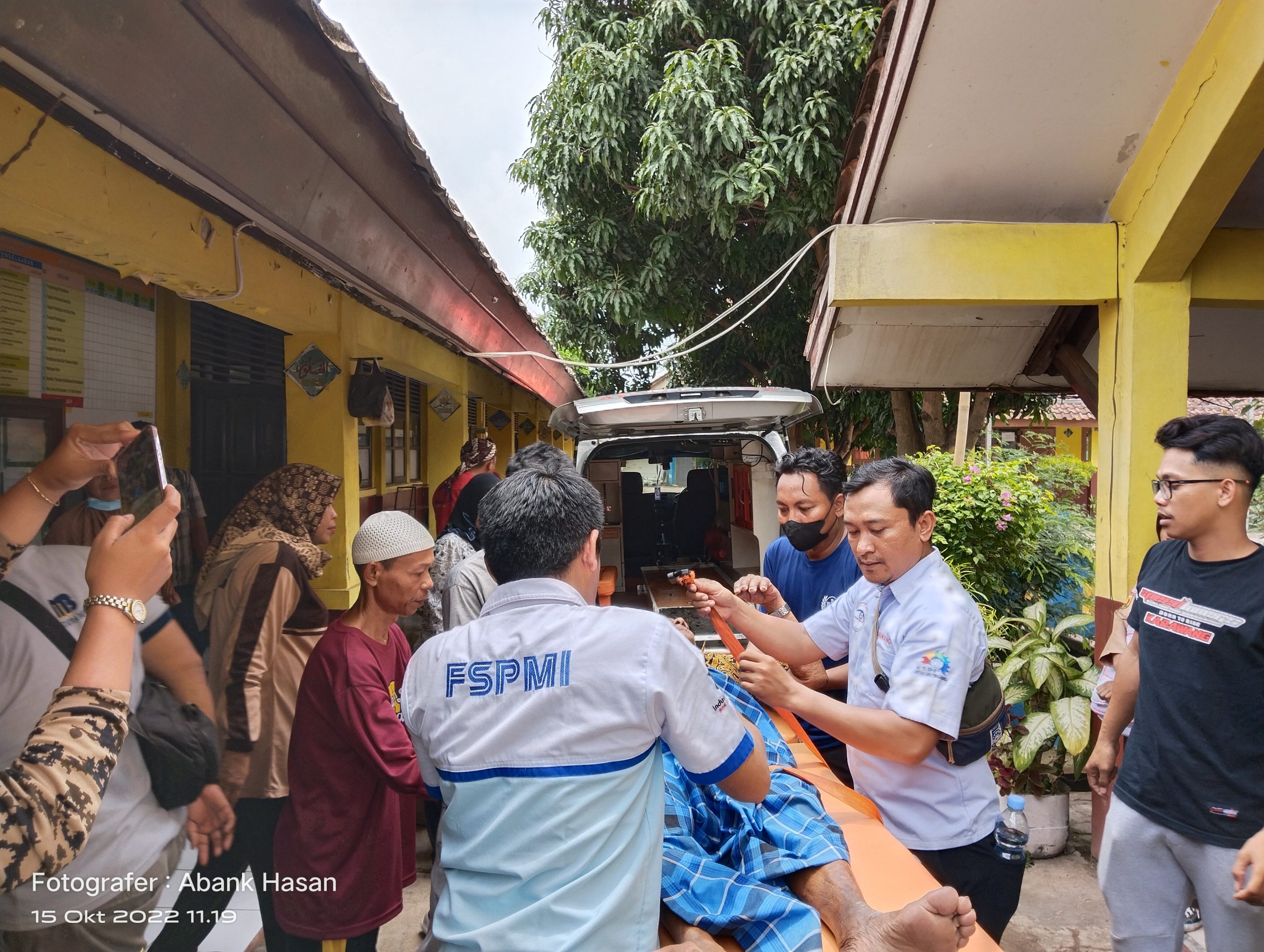 Petugas Kebersihan SDN Purwasari II  Hidup Sebatang Kara Alami Sakit, Jamkeswatch Karawang Terapkan Sehat Hak Rakyat