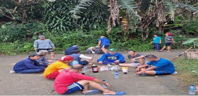 Kerja Bakti Massal Perum Mega Regency RT 01 RW 15