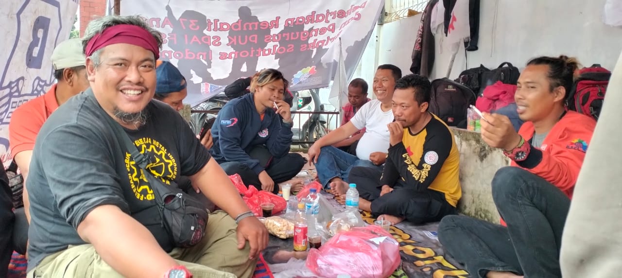 Bersolidaritas, Garda Metal DKI Sambangi Tenda Juang PUK FSPMI PT. Brinks di Bogor
